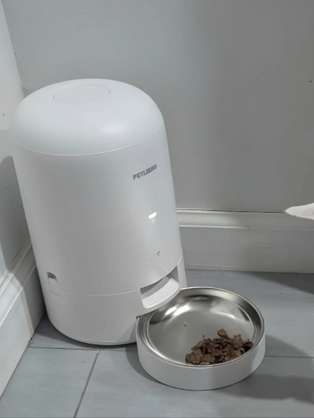 Petlibro Smart Automatic Dog Feeder - White - Picture 2 of 2